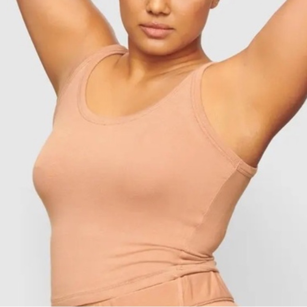 NWT SKIMS Ultra Soft Tank in Sedona - Picture 4 of 5